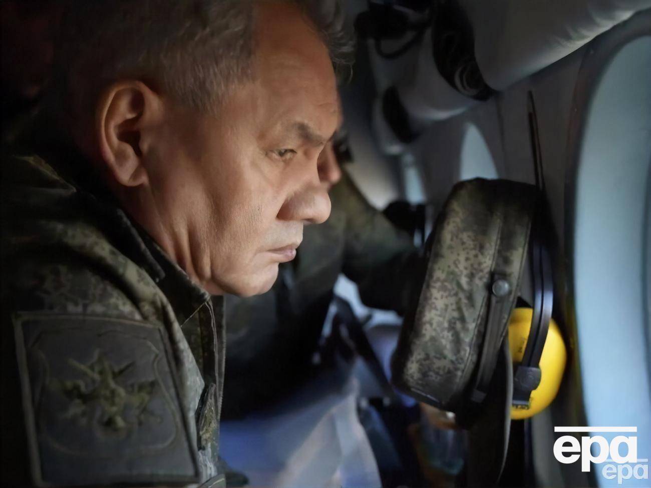 18 грудня міноборони РФ повідомило, що Шойгу проінспектував "передові позиції російських підрозділів". Пізніше виявилося, що він літав над Кримом