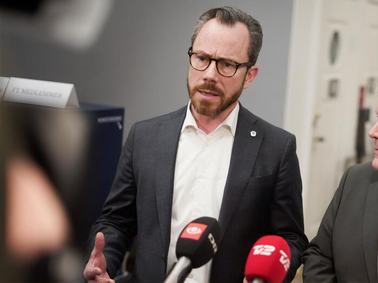 Министр обороны Дании Якоб Эллеманн-Йенсен заверил, что его страна и дальше будет оказывать поддержку украинцам