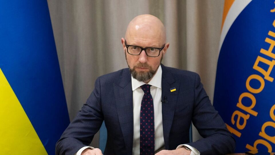 Яценюк: Після того, як Росія розв'язала війну проти України, Україна почала демілітаризувати РФ