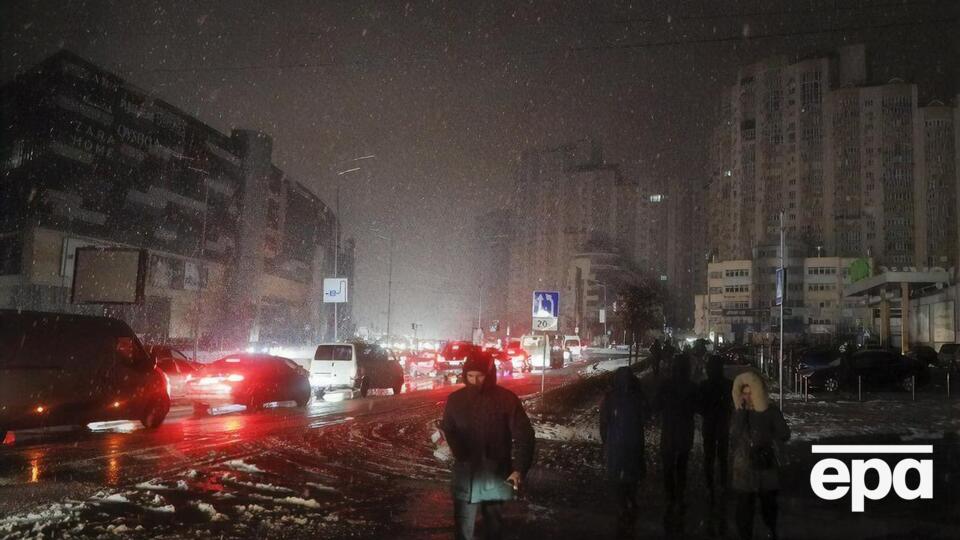 Благодаря временным схемам в Киеве удалось запитать дома, которые после обстрелов оставались без питания, отметил Коваленко