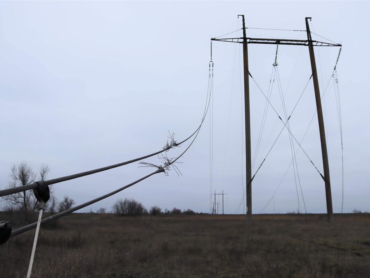 Фактически 50% энергосистемы повреждено или разрушено, подчеркнул премьер