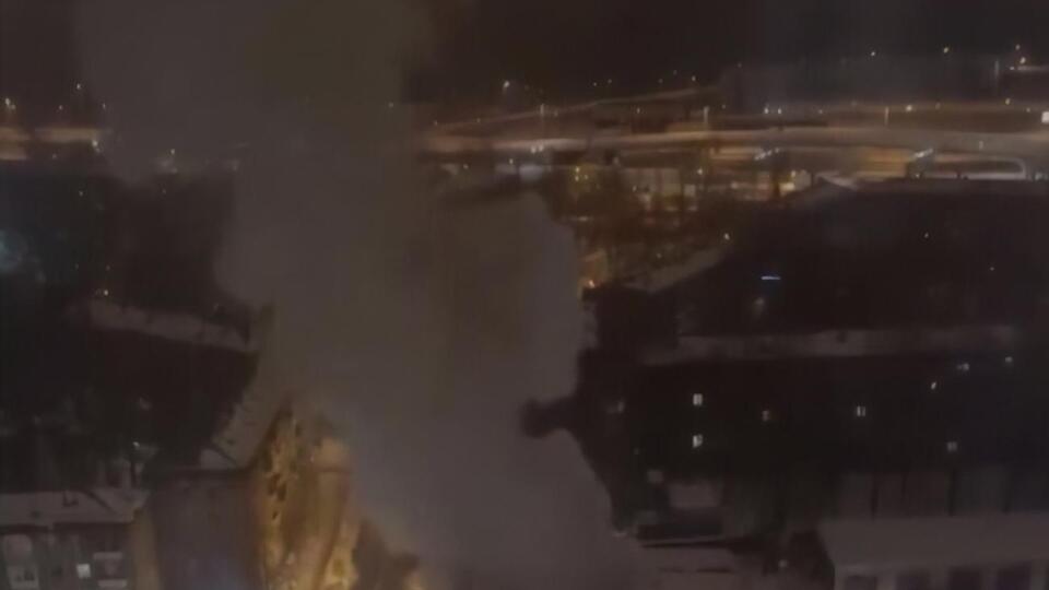 Пожар возник в гаражах