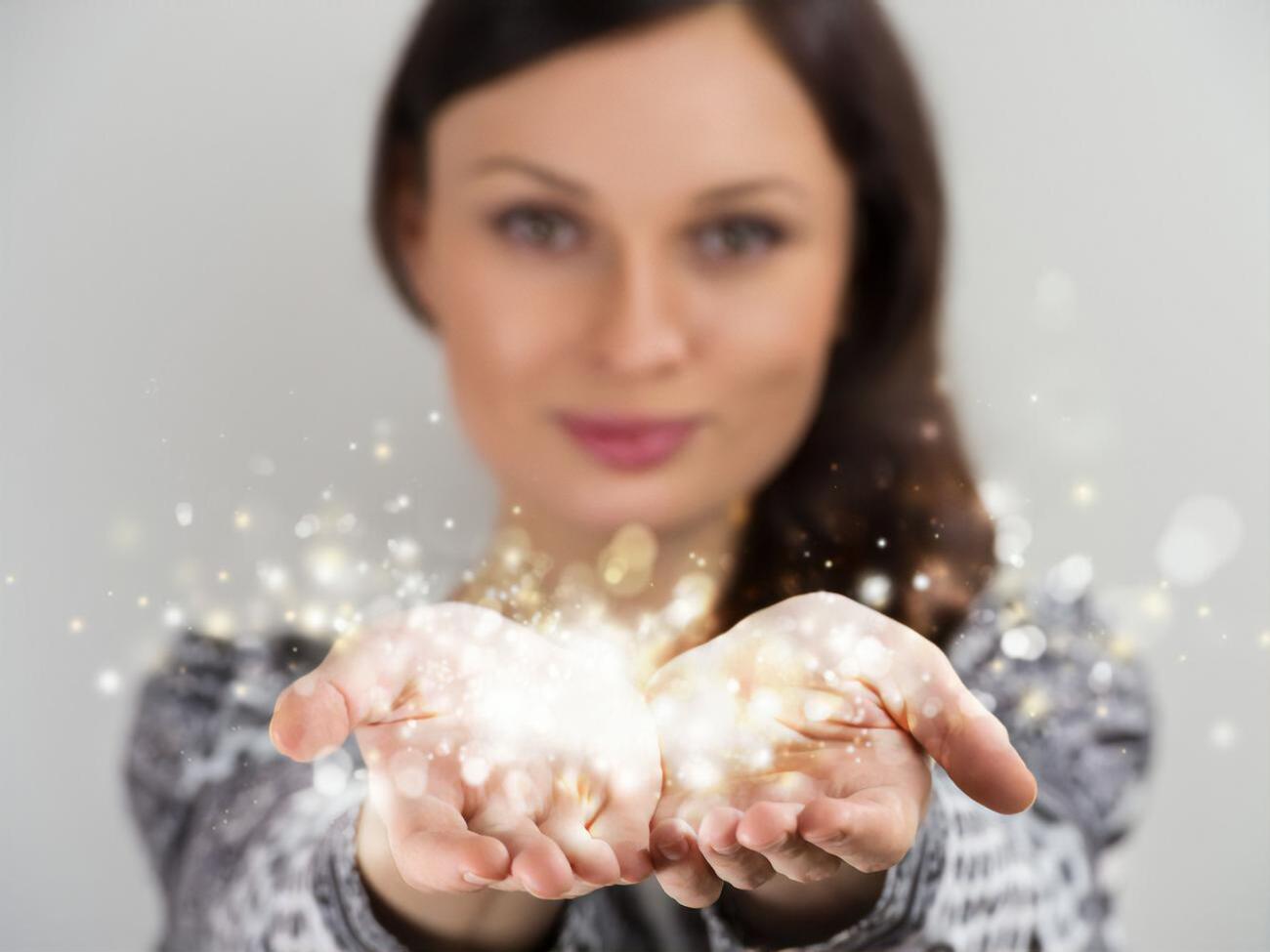 Важно осознать: сам факт праздника от отсутствия света не отменяется, а потому лучше встретить Новый год в хорошем настроении