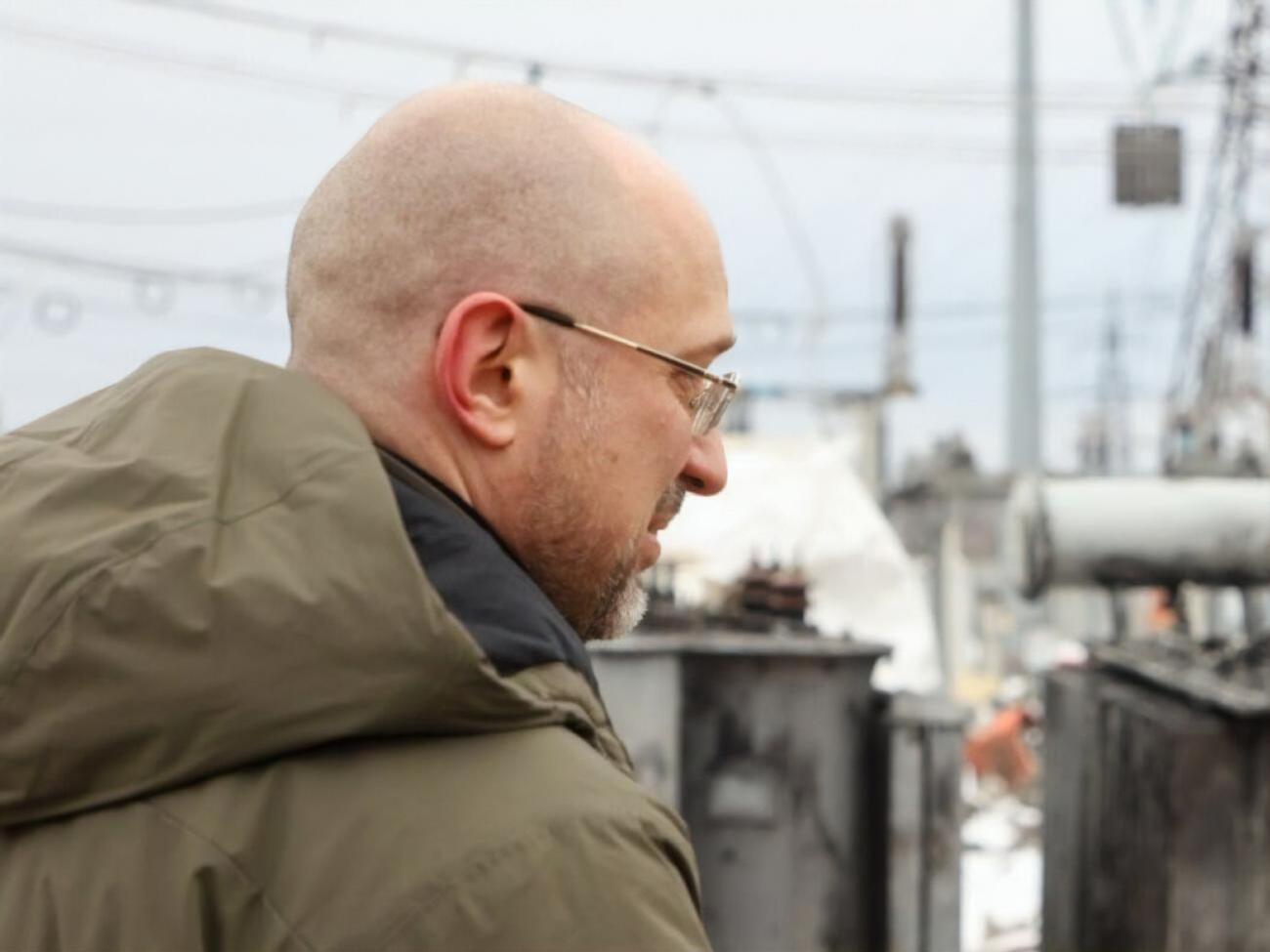 Из-за атак россиян по энергосистеме в следующем году Украина может получить падение ВВП вместо ожидаемого роста, отметил Шмыгаль