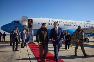 Пилоты американского самолета только после появления Зеленского на борту узнали, что в США летит президент Украины