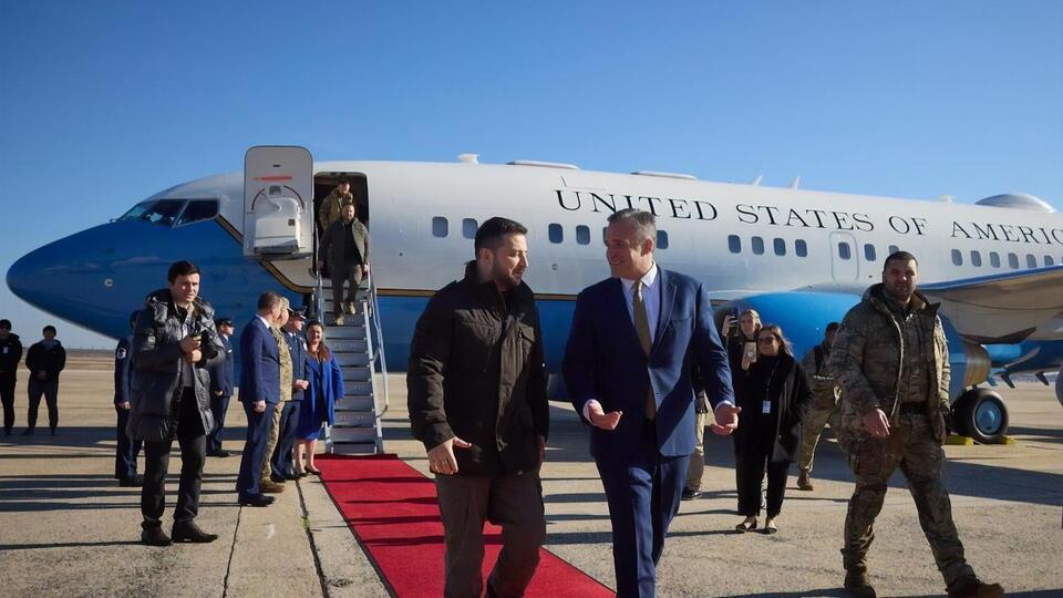 Пілоти американського літака лише після появи Зеленського на борту дізналися, що у США летить президент України