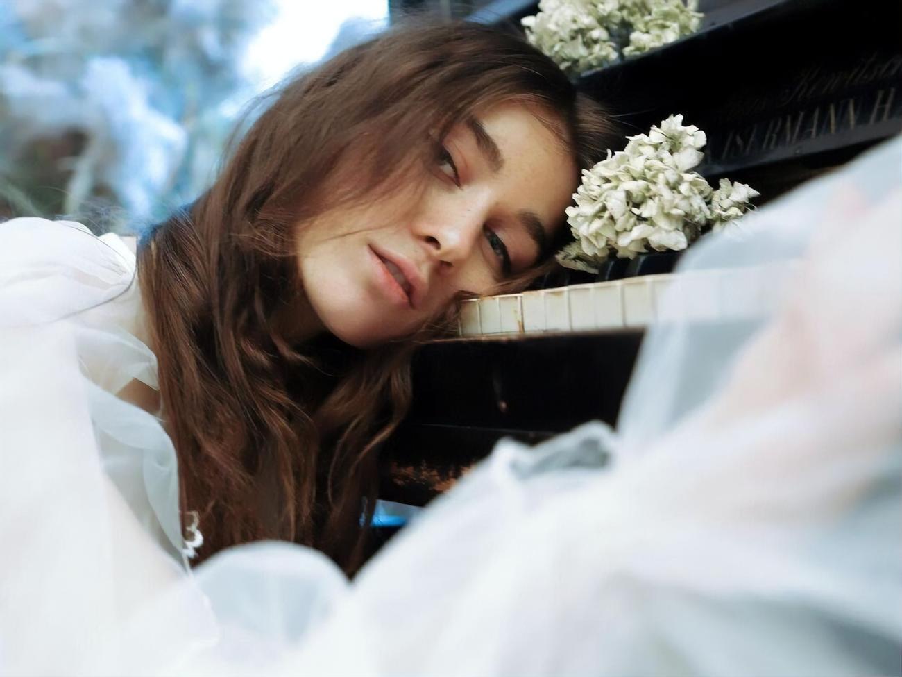 Jerry Heil:&nbsp;Сломала только ребро, но желание встретиться на концертах не сломать