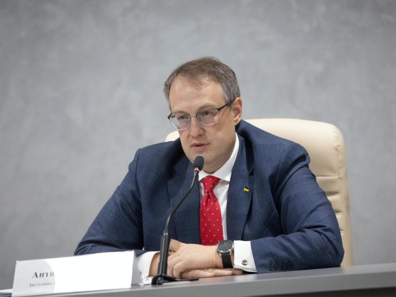 Геращенко:&nbsp;Путин далеко не дурак, он уже понимает, что проиграл. Он просто думает, как ему проиграть