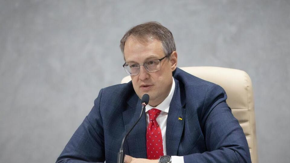 Геращенко: Путин далеко не дурак, он уже понимает, что проиграл. Он просто думает, как ему проиграть