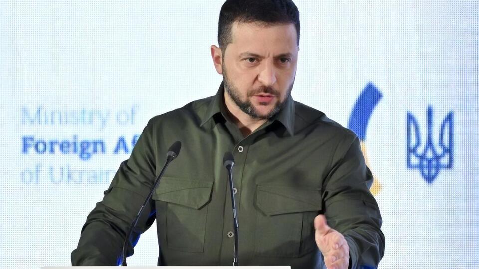 Зеленський – українським послам: Найголовніше завдання для всіх нас із вами – це перемога у війні. Ми повинні, і ми її здобудемо