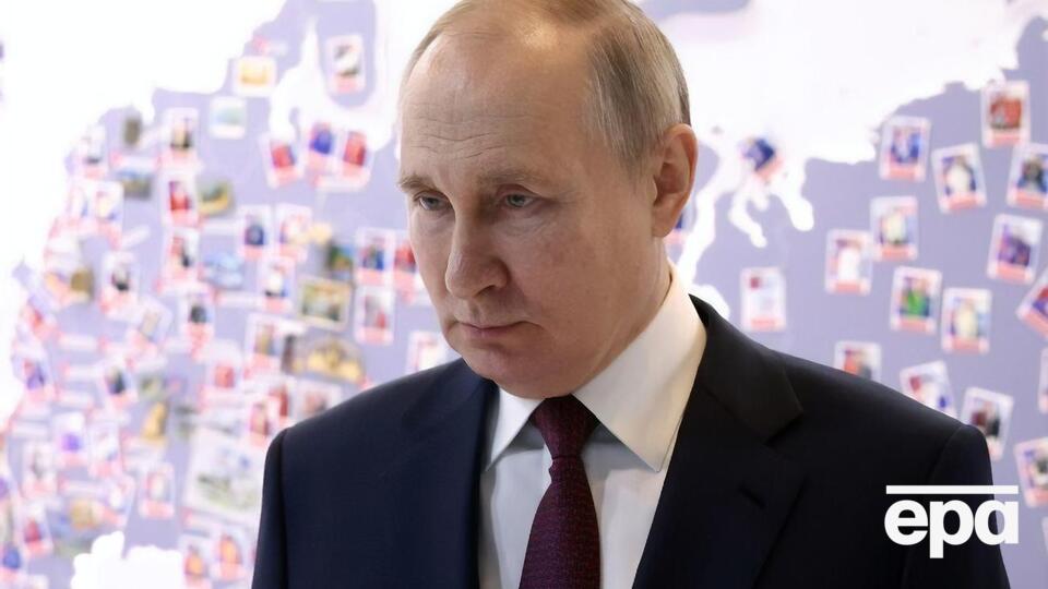 За даними Солов'я, зараз Путін досадує і злиться й не хоче асоціюватися із провалами армії РФ