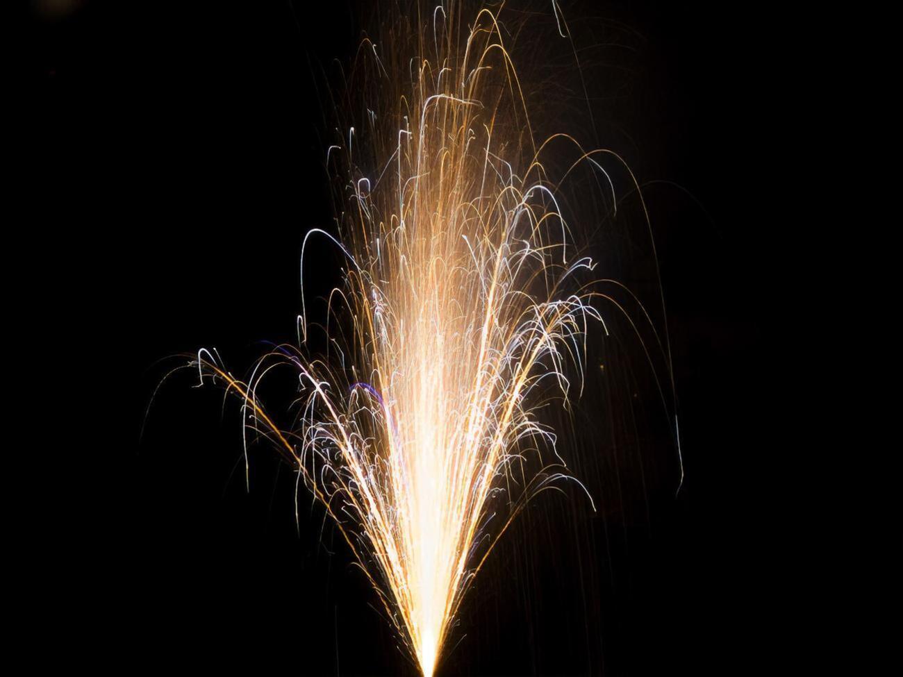 Під заборону потрапляють феєрверки, бенгальські вогні, петарди