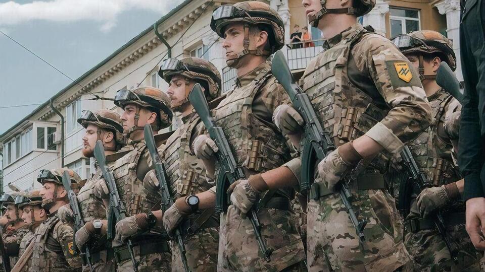 В "Азове" ждут мотивированных добровольцев, желающих защищать Украину