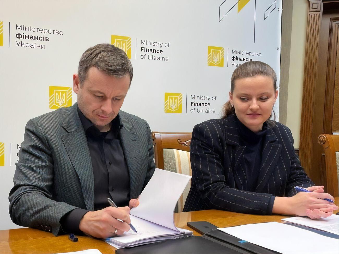 От Украины соглашение подписал глава Минфина Марченко