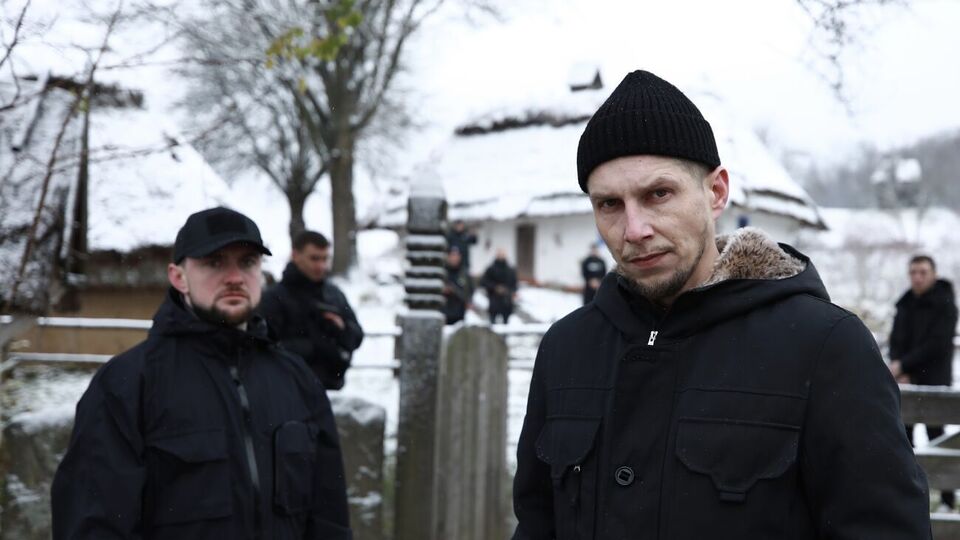 Tony Tonite (праворуч) зізнався, що писав пісню, яку виконав разом із Yarmak (ліворуч), надихнувшись словами Дудаєва