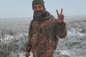 Діанову успішно зробили операцію на руці у США