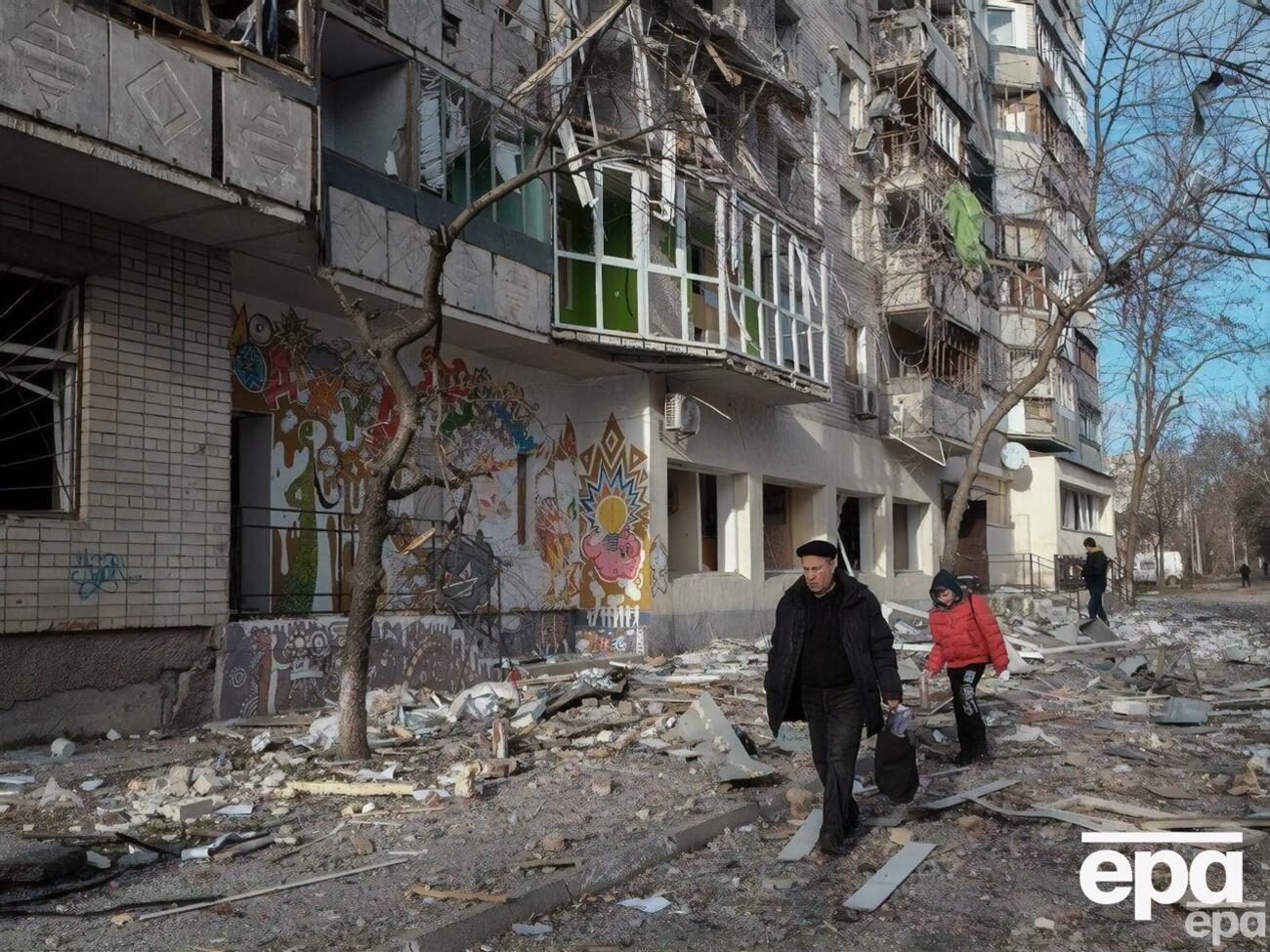 Подоляк: Росія "веде переговори", вбиваючи жителів Херсона