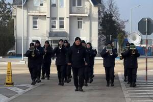Молдавские пограничники исполнили песни Jingle Bells и "Ой, у лузі червона калина"