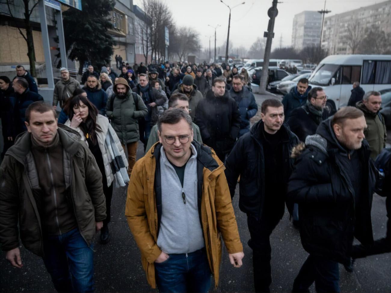 Кулеба привіз у Миколаїв "усю дипломатичну команду" України
