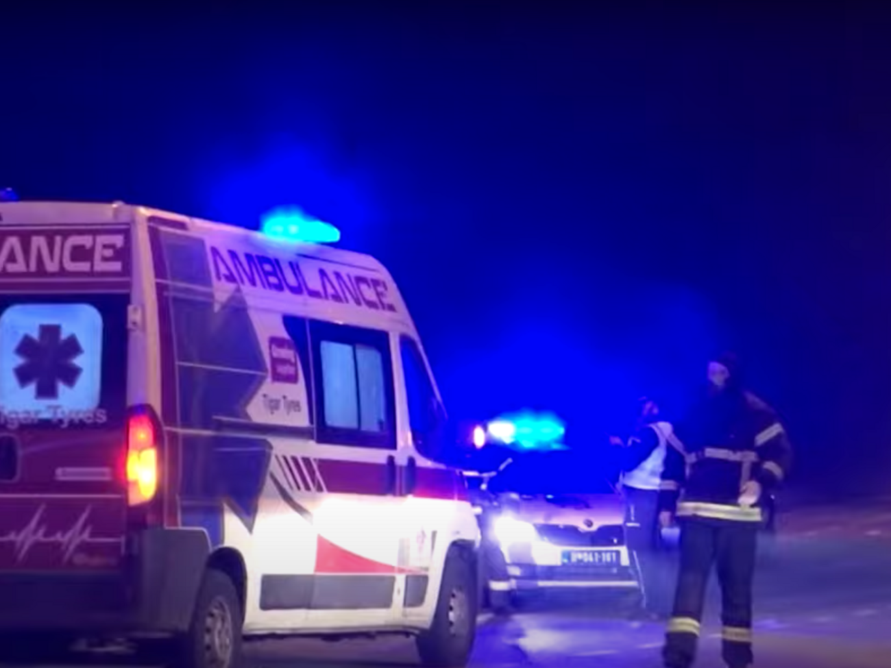 20 цистерн сошли с рельсов, одна из них упала в реку