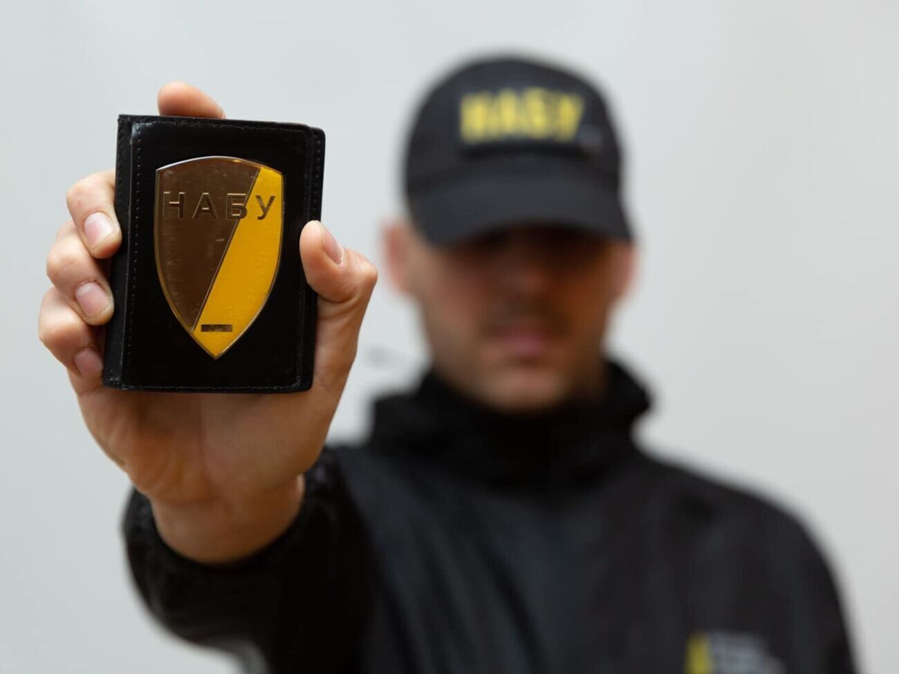 По данным СМИ, НАБУ проводит обыски в том числе в кабинете Резниченко