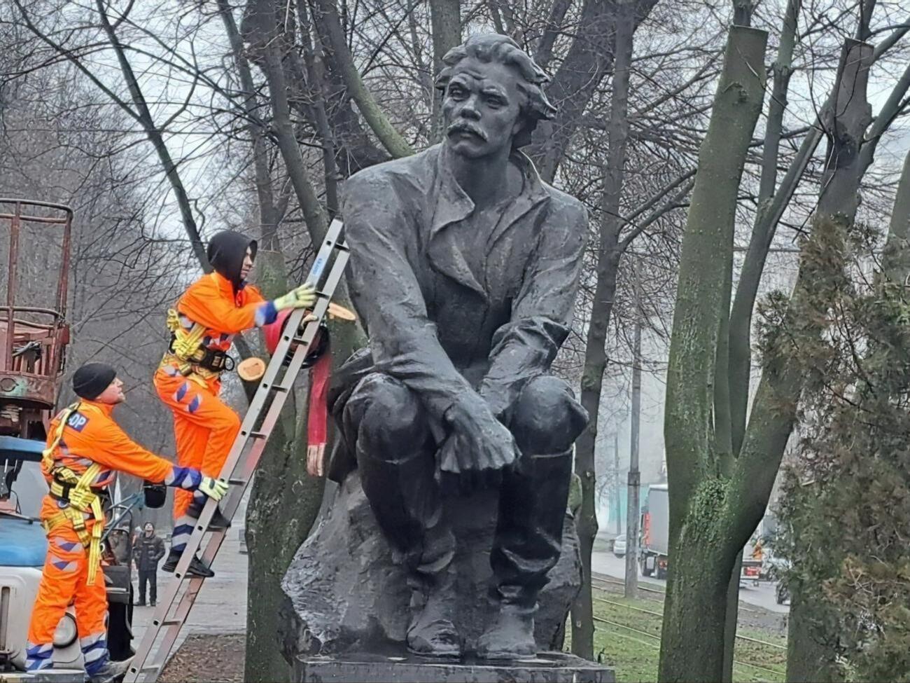 В Днепре местные власти решили демонтировать около десятка знаковых памятников