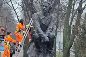 В Днепре местные власти решили демонтировать около десятка знаковых памятников