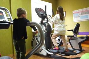 Девятилетняя Саша из прифронтового Торецка – одна из тех, кто в этом году прошел лечение по программе Фонда