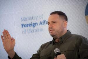 Задача Украины – санкции против "Росатома", отметил Ермак