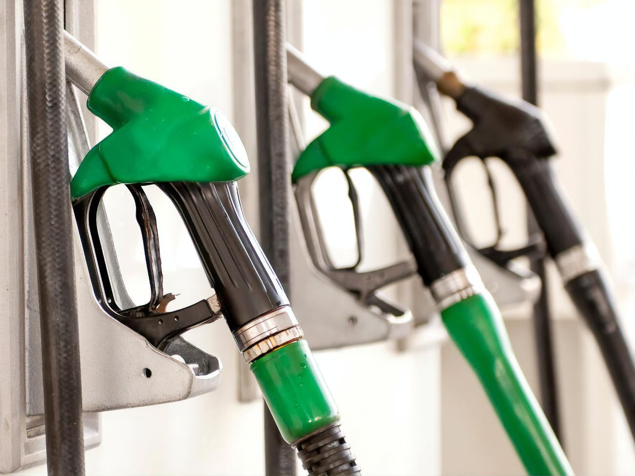 Эксперты отмечают, что если морозы усилятся, то следует заправляться только арктическими сортами топлива