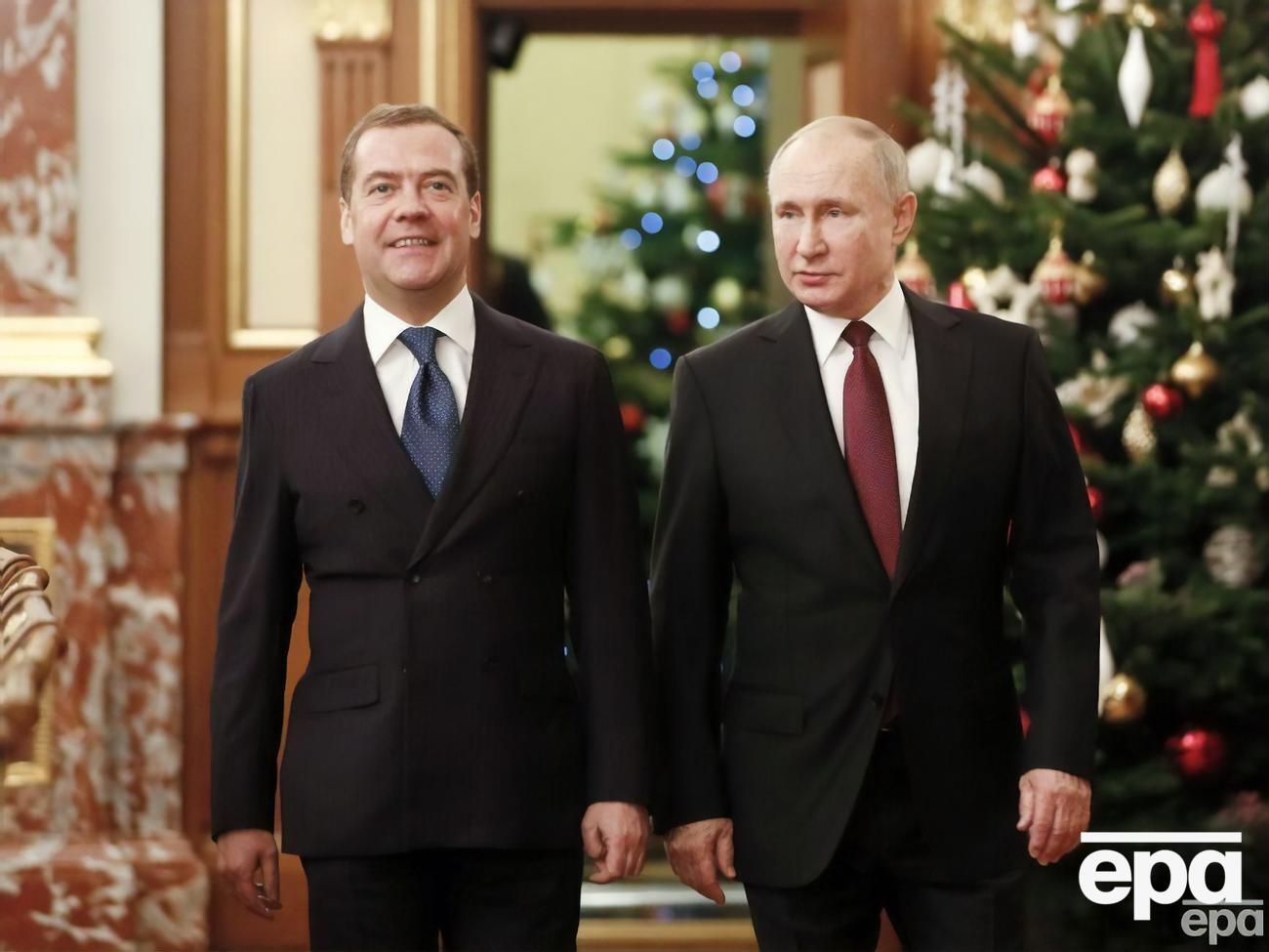 Медведев стал заместителем Путина в военно-промышленной комиссии РФ