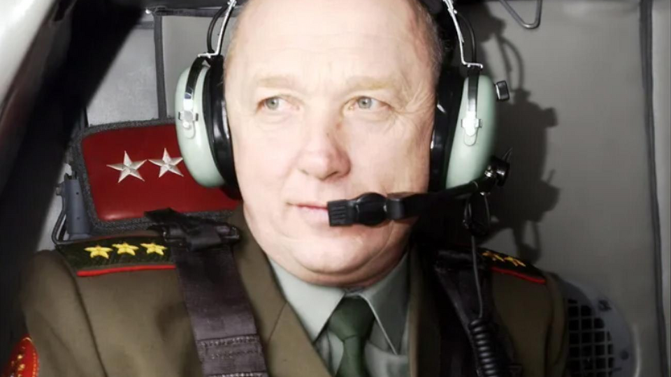 Маслов останніми роками обіймав керівну посаду на російському "Уралвагонзаводі"