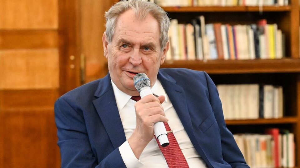 Земан упевнений, що розв'язана Путіним війна загрожує всьому світу