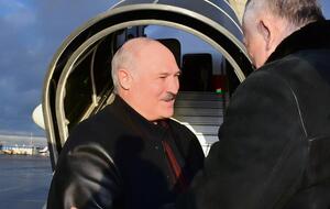 Лукашенко прилетел в Санкт-Петербург для участия в неформальном саммите СНГ