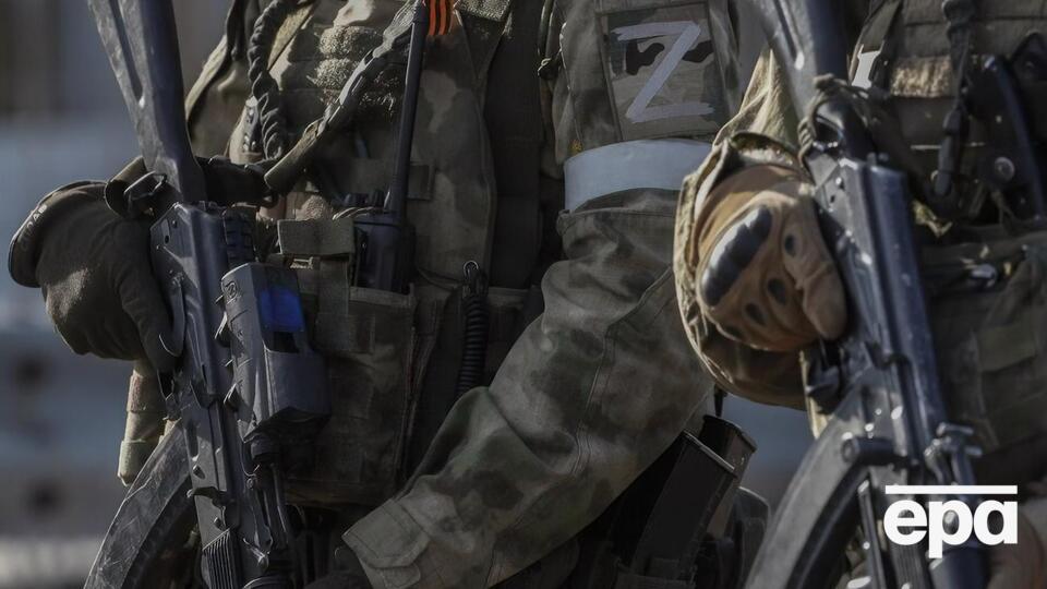 Російські військові проводять перевірки особистих ноутбуків, телефонів й обшукують помешкання жителів Токмака, зазначили у Генштабі ЗСУ