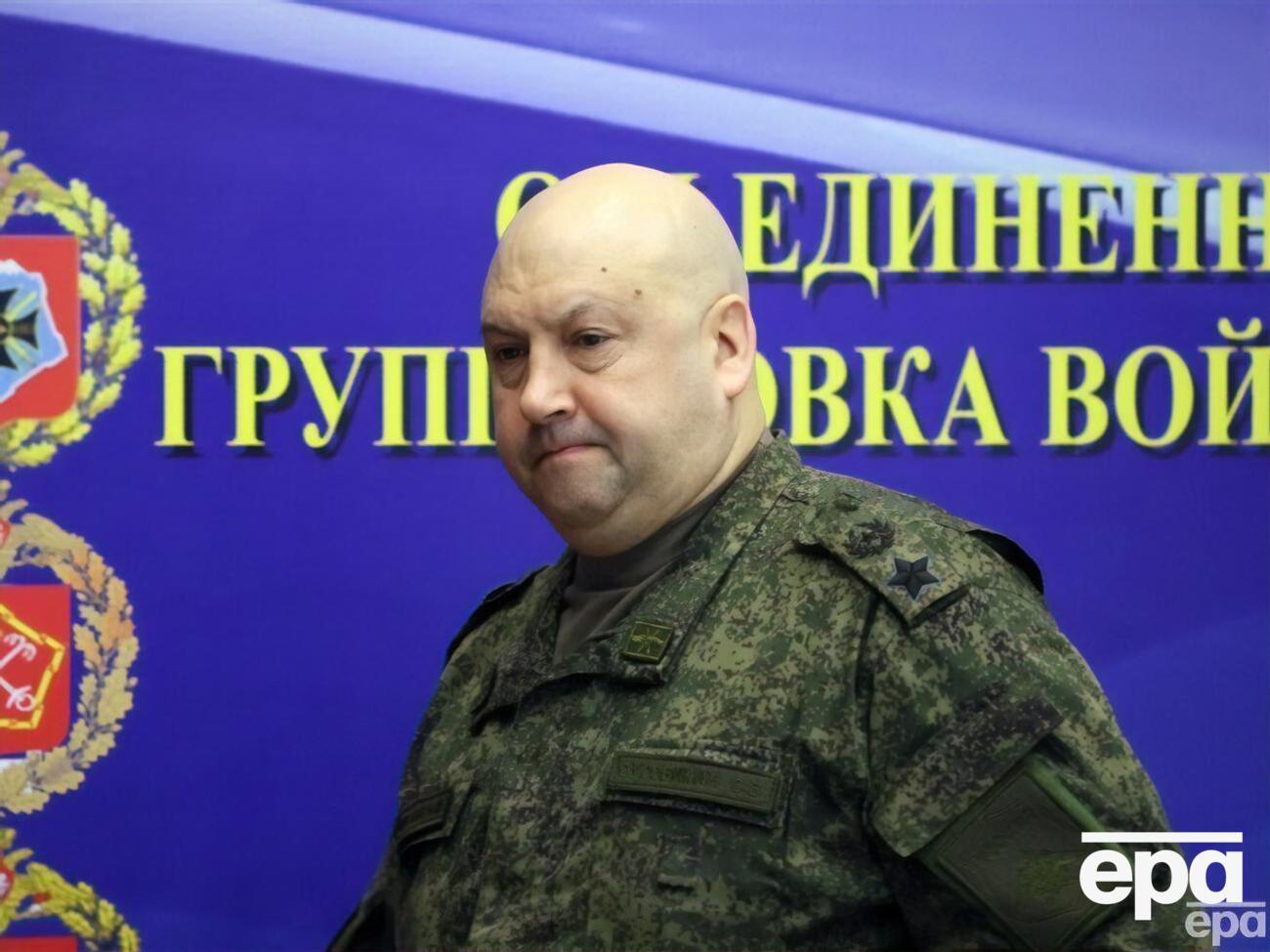 Издание Financial Times рассказало о "плане Суровикина" - отступив от Херсона, насытить фронт и не допустить прорыва ВСУ зимой