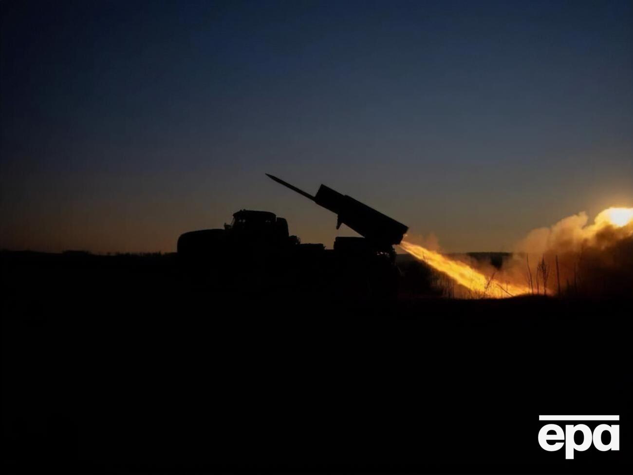 Подразделения ракетных войск и артиллерии ВСУ поразили шесть районов сосредоточения живой силы оккупантов, отметили в Генштабе