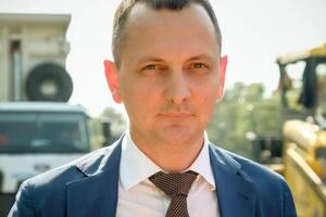 За даними ЗМІ, обшуки у Голика відбувалися у котеджному містечку