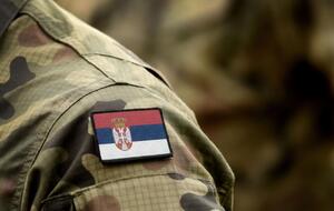 Сербия привела войска в полную боевую готовность, обвинив Косово в готовности напасть на сербов в Митровице