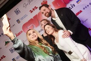 Сумская (слева) и Денисенко (в центре) посетили допремьерный показ фильма, в котором снялся Егоров (справа)