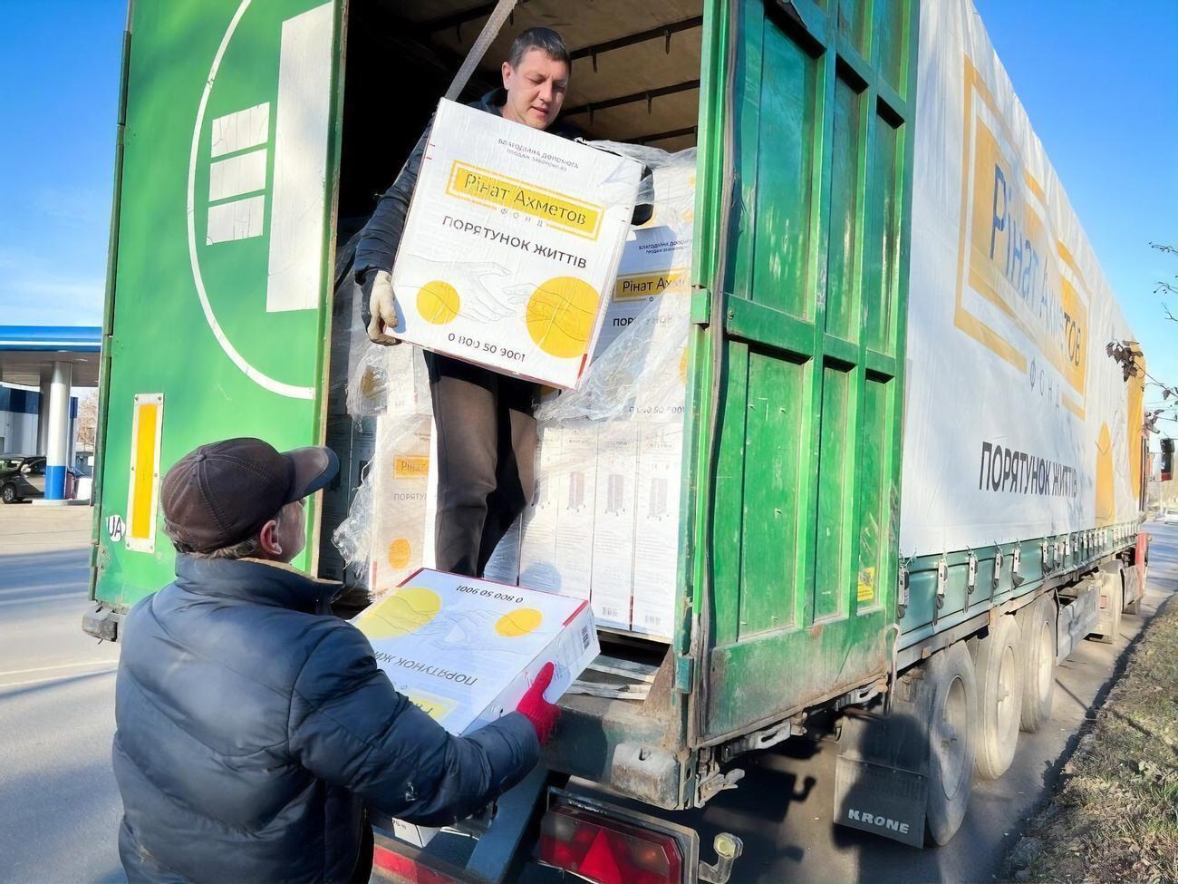 В общей сложности до конца года для внутренне перемещенных лиц Фонд Рината Ахметова планирует передать 1 тыс. обогревателей