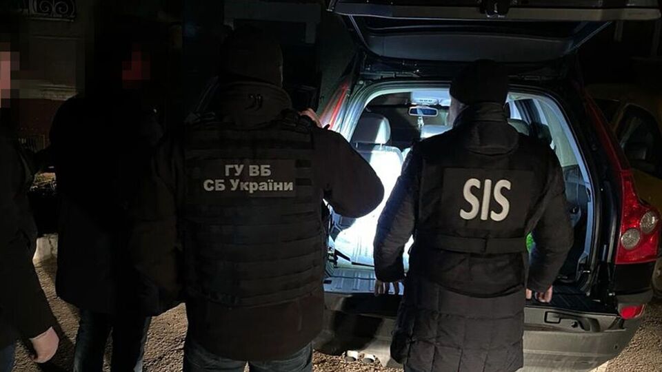 До складу групи, яка організувала виїзд, входили громадяни України й Молдови