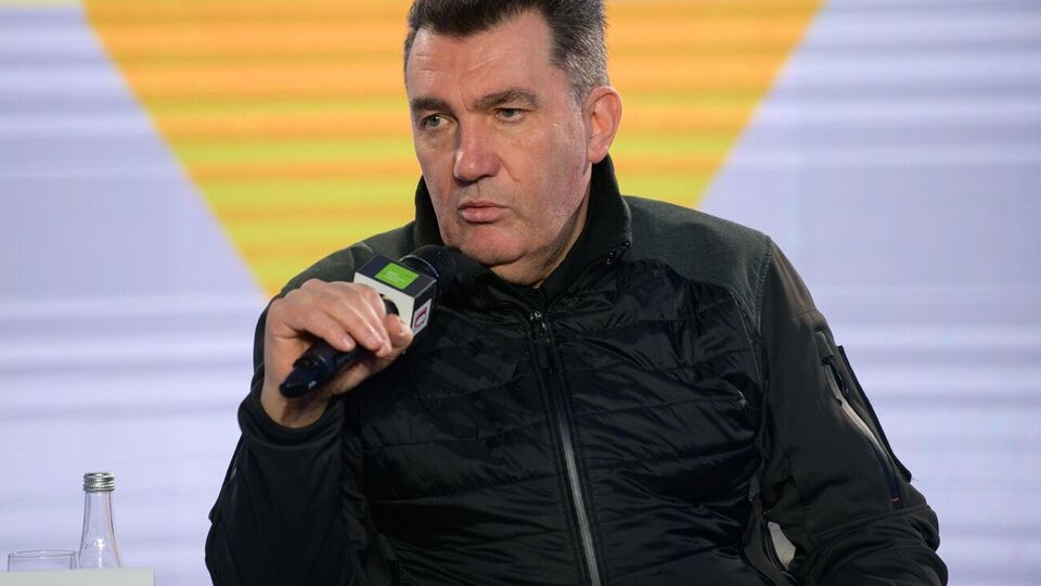 Все разговоры, что "не надо кого-то там раздражать", – это чушь, отметил Данилов