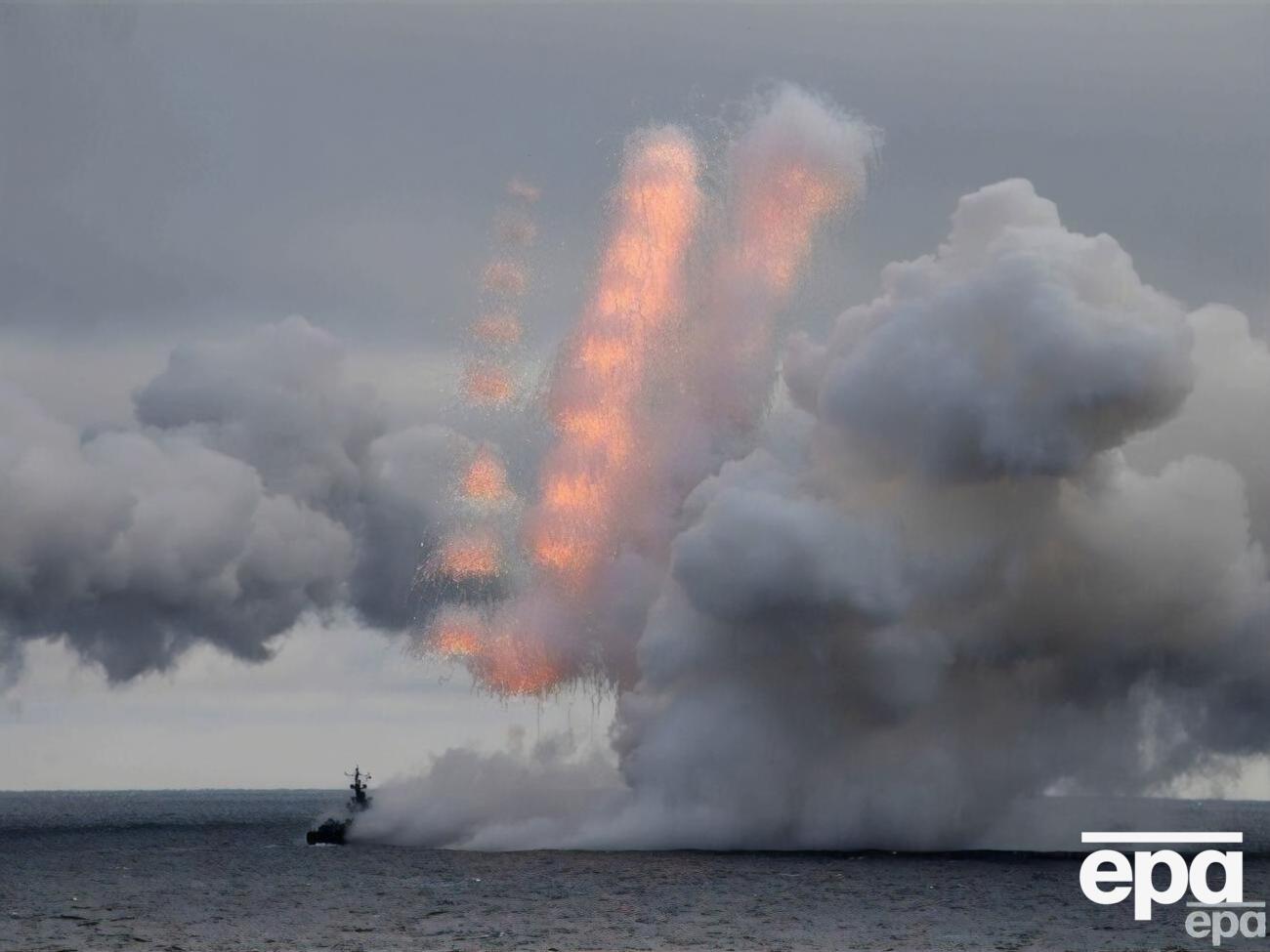 Сумарний залп ракетоносіїв, виведених у море, становить 24 "Калібри", зазначила Гуменюк