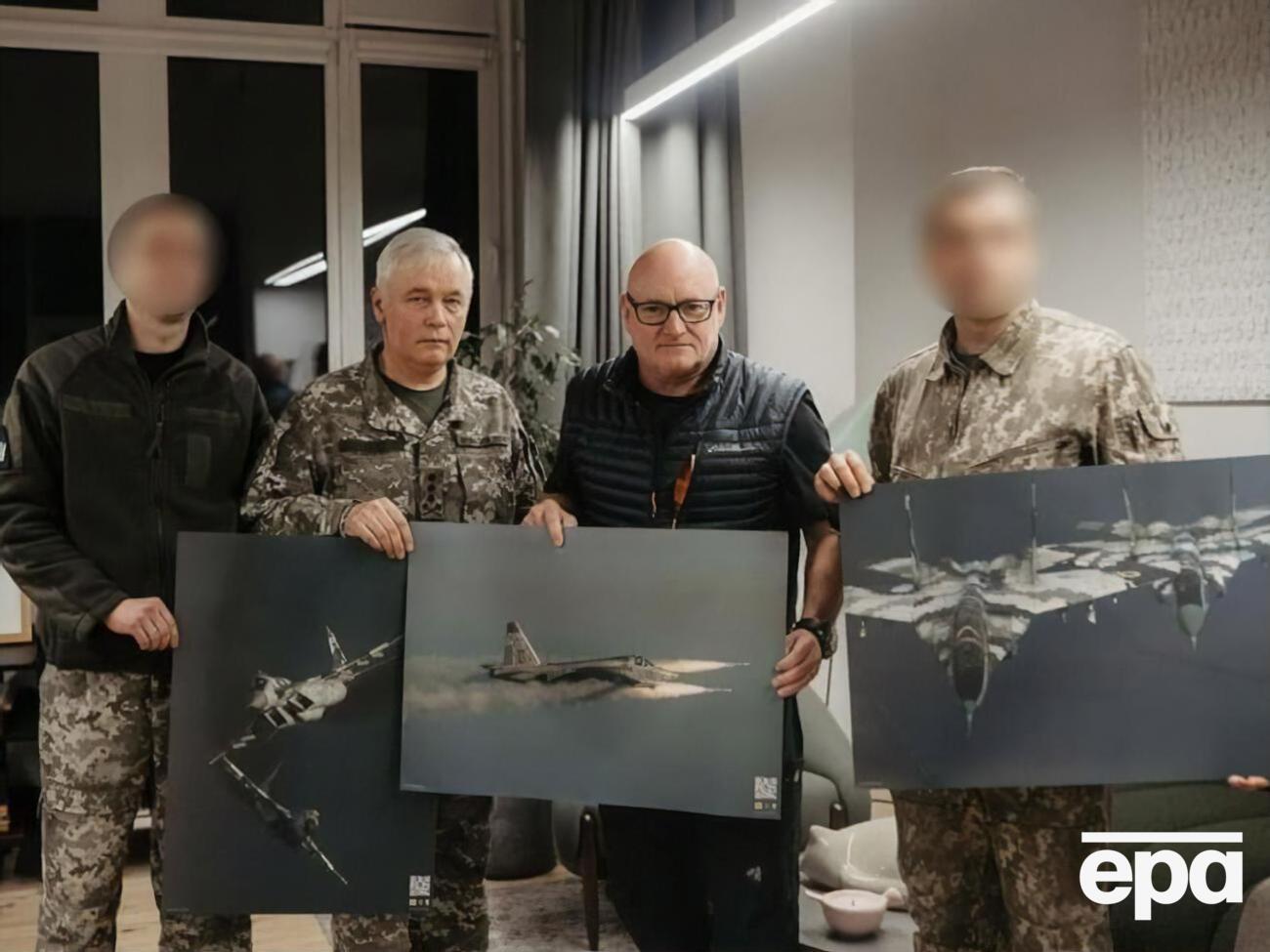 Келлі зустрівся з пілотами МігГ29 і генералом Кривоножком