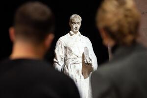 Президент і перша леді відвідали виставку, присвячену Сковороді