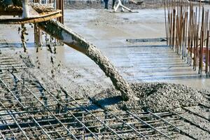 Законопроект стимулирует незаконное строительство и уничтожает результаты децентрализационной реформы, заявили в Ассоциации городов Украины