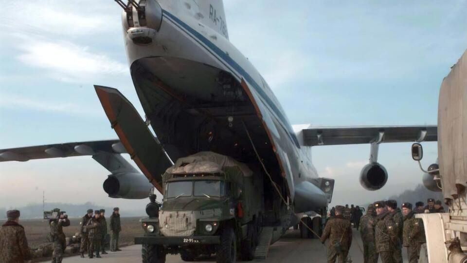 Шесть самолетов армии РФ прилетели в Беларусь