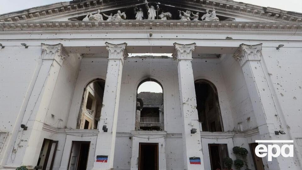 Оккупанты снесли драмтеатр, который разбомбили в марте