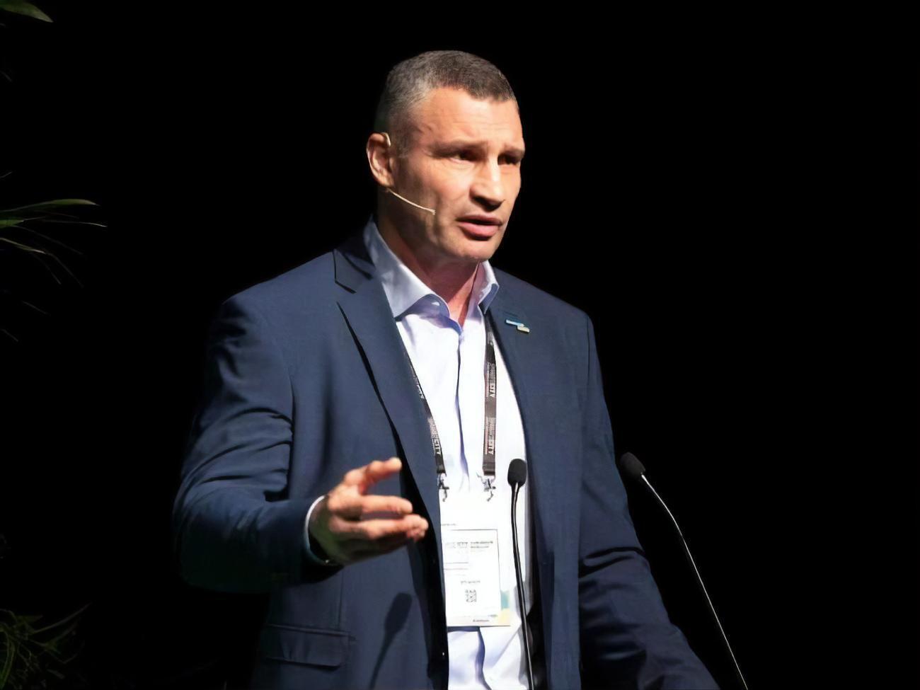 В Киеве взрывы в Соломенском, Печерском и Голосеевском районах, сообщил Кличко